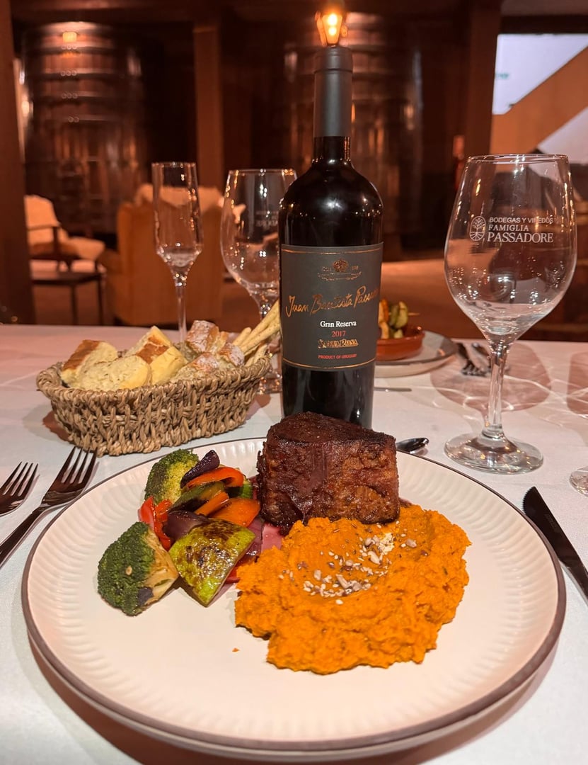 Vinícola Santa Rosa + Almoço Especial