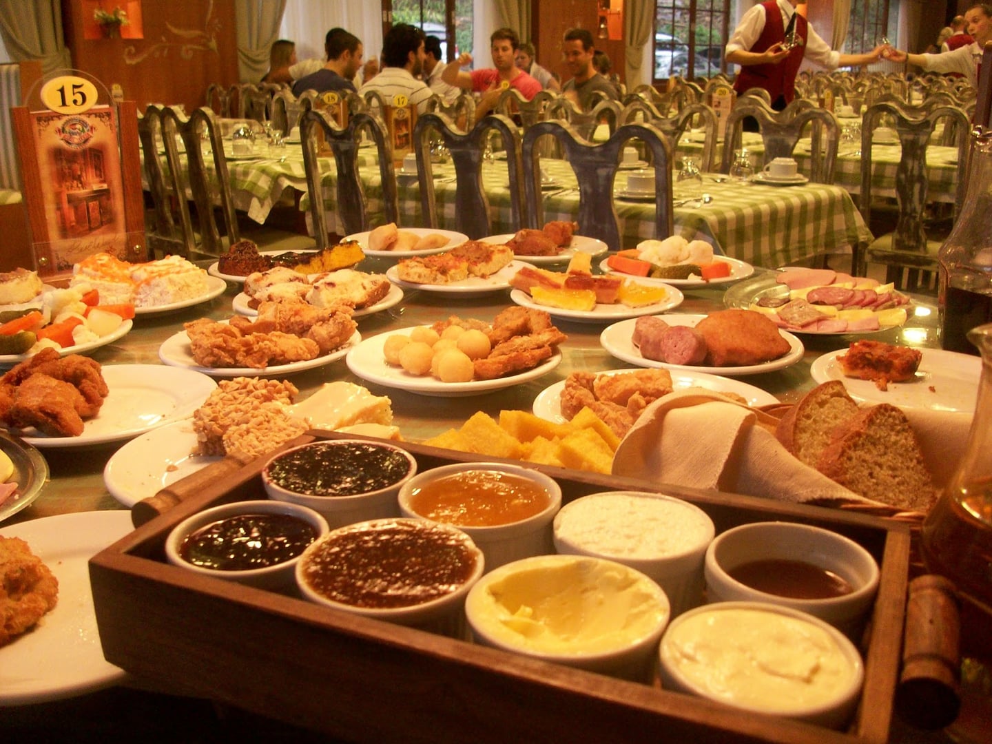 Blog Garfadas: Café colonial: Uma bela vista à mesa