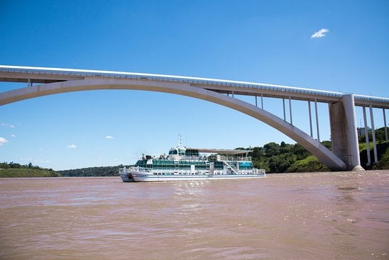 Kattamaran II: Almoço com Vista da Tríplice Fronteira no Rio Paraná