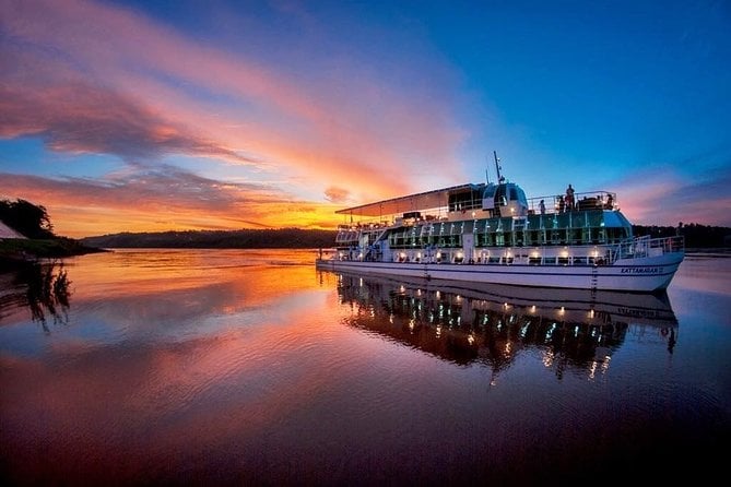 Kattamaran II: Por do Sol com Jantar e Vista da Tríplice Fronteira no Rio Paraná