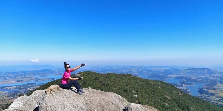 Trilha Noturna ao Pico do Lopo: Viva o Nascer do Sol nas Montanhas
