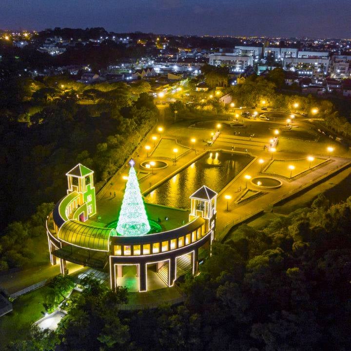 Curitiba estreia nesta semana programação especial de Natal